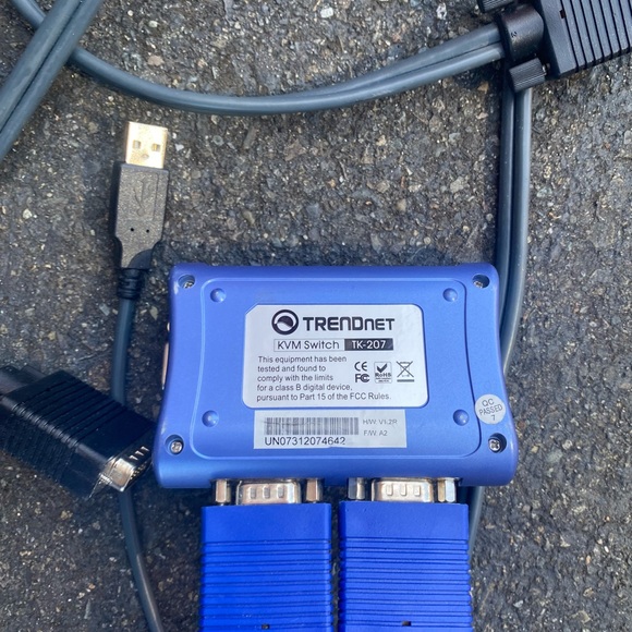 TRENDnet 2-Port USB KVM Switch Kit with Audio, (2) USB KVM Cables, (2) USB - Picture 10 of 15